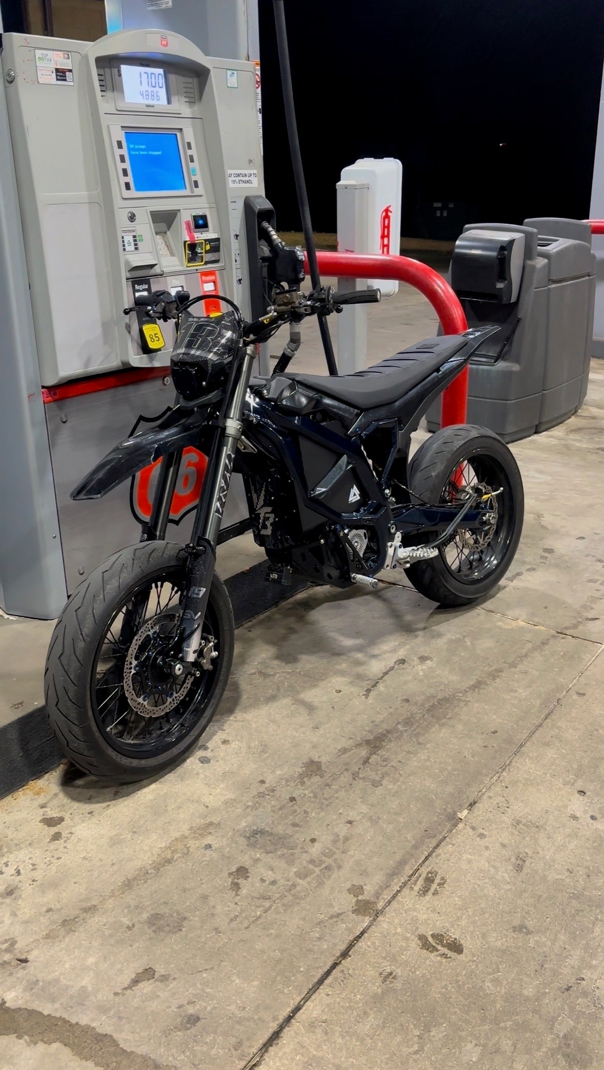 ULTRA BEE SUPERMOTO KIT